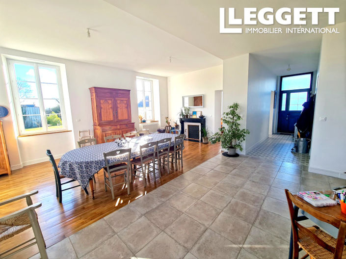 Image No.4-6 Bed House for sale