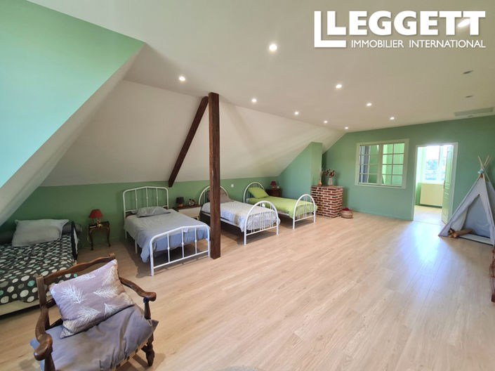 Image No.7-6 Bed House for sale