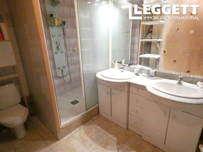 Image No.6-3 Bed House for sale