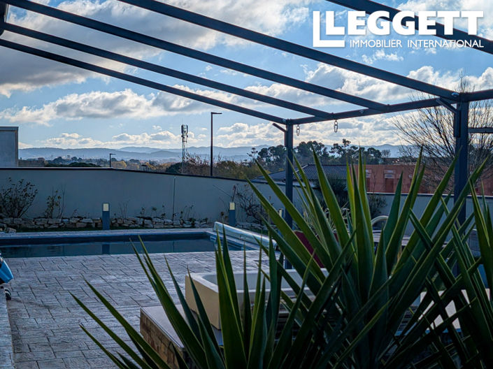 Image No.2-5 Bed House for sale