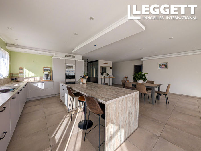 Image No.4-5 Bed House for sale