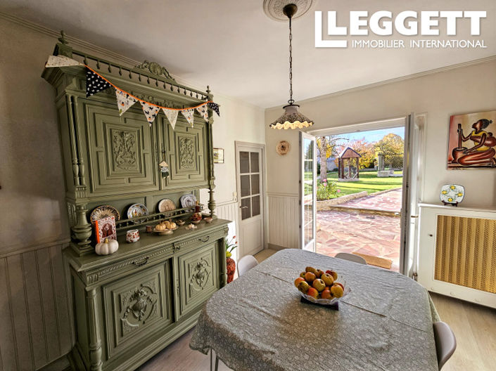 Image No.2-4 Bed House for sale