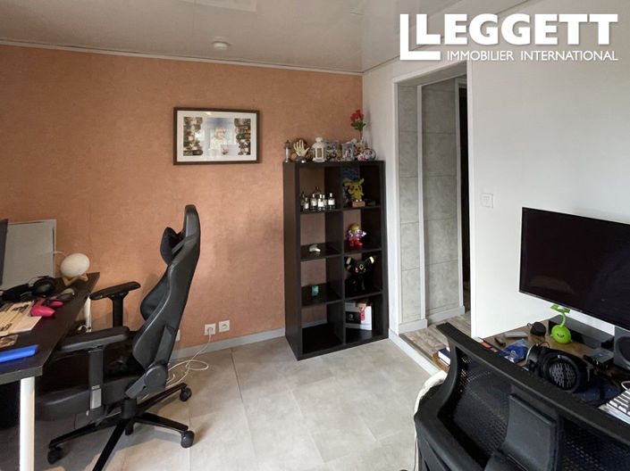 Image No.10-2 Bed House for sale