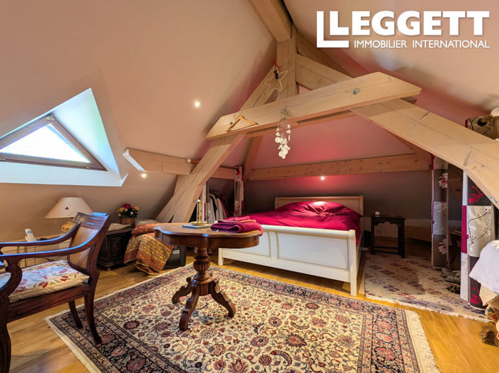 Image No.8-4 Bed House for sale