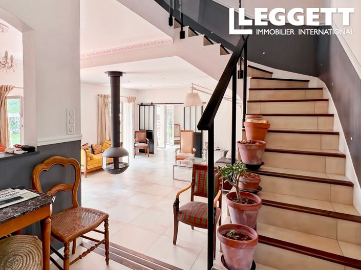 Image No.6-5 Bed House for sale