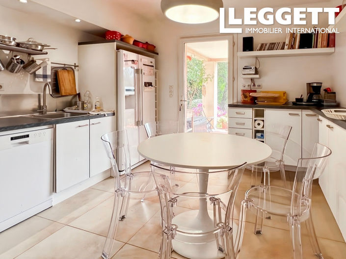 Image No.7-5 Bed House for sale