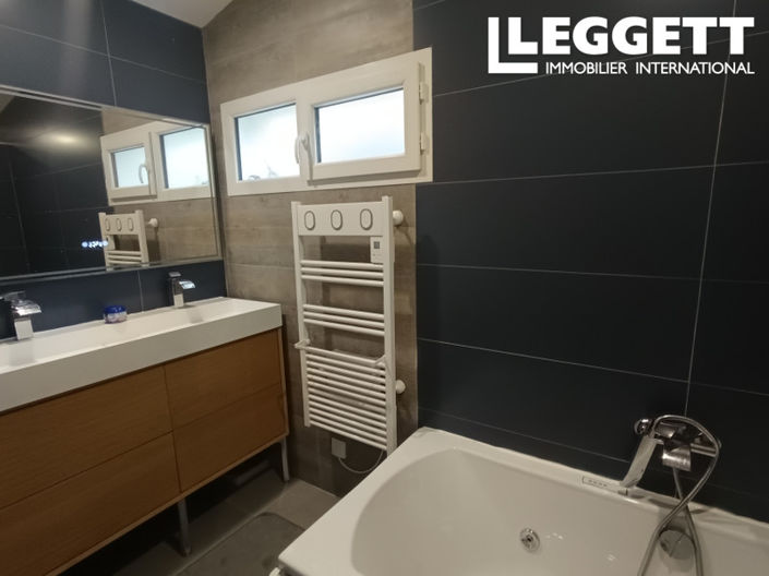 Image No.8-3 Bed House for sale