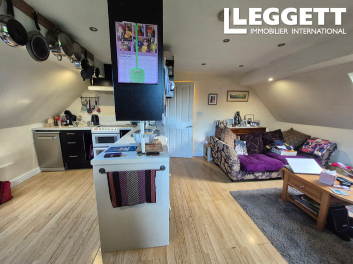 Image No.8-2 Bed House for sale