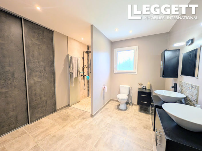 Image No.10-5 Bed House for sale