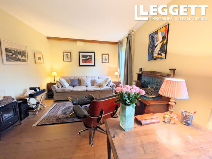 Image No.8-2 Bed House for sale