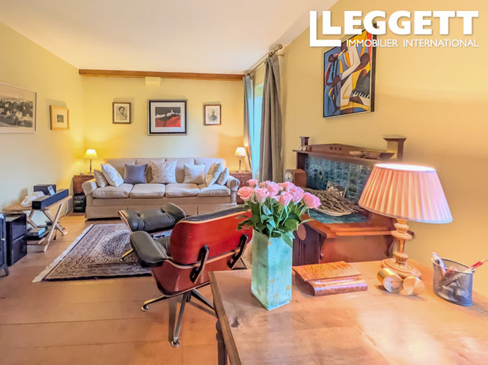 Image No.8-2 Bed House for sale