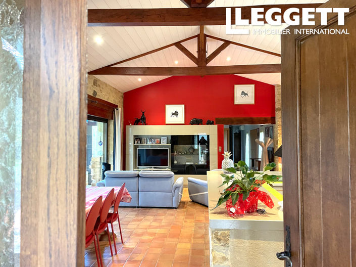 Image No.6-4 Bed House for sale