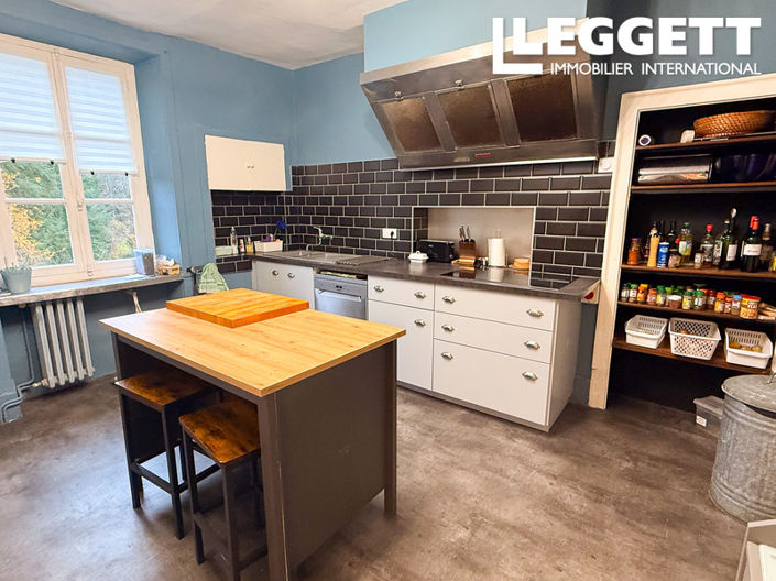 Image No.4-8 Bed House for sale