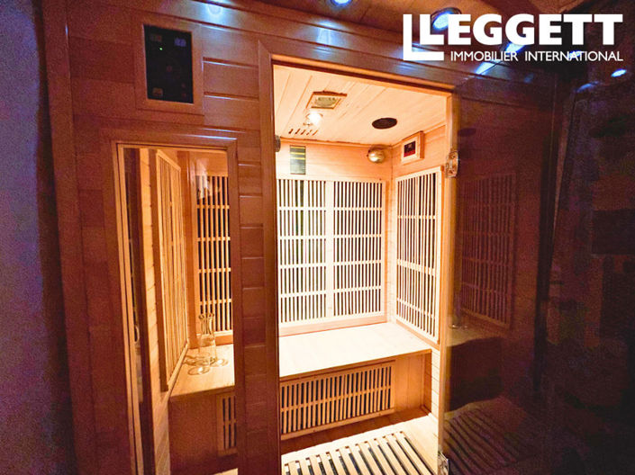 Image No.10-10 Bed House for sale