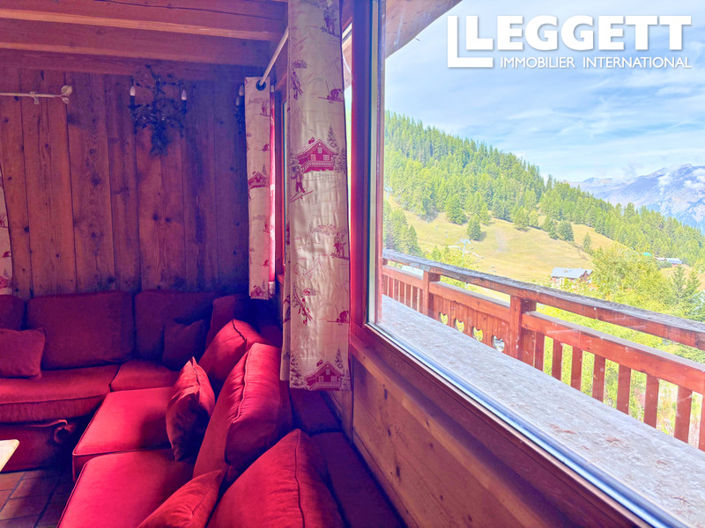 Image No.4-10 Bed House for sale