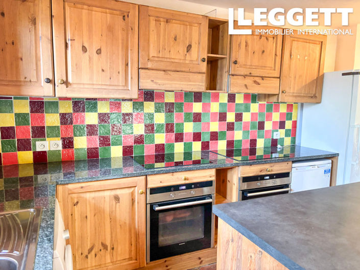 Image No.9-10 Bed House for sale