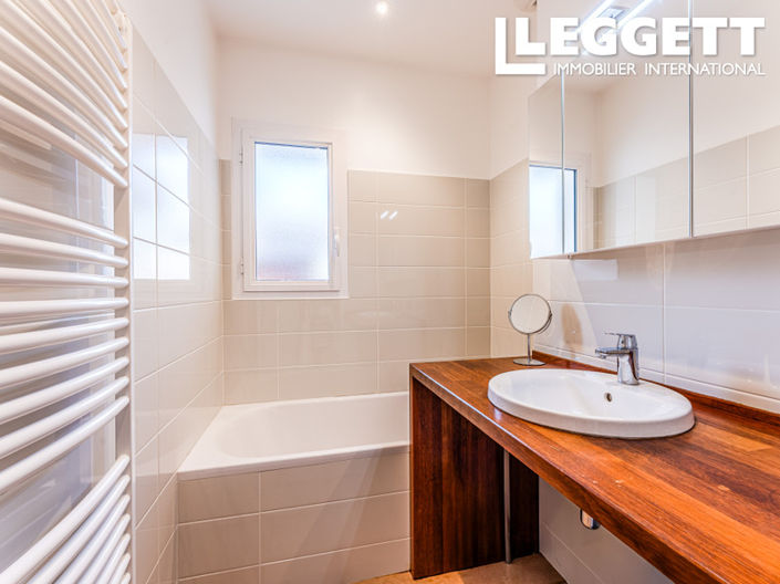 Image No.7-6 Bed House for sale