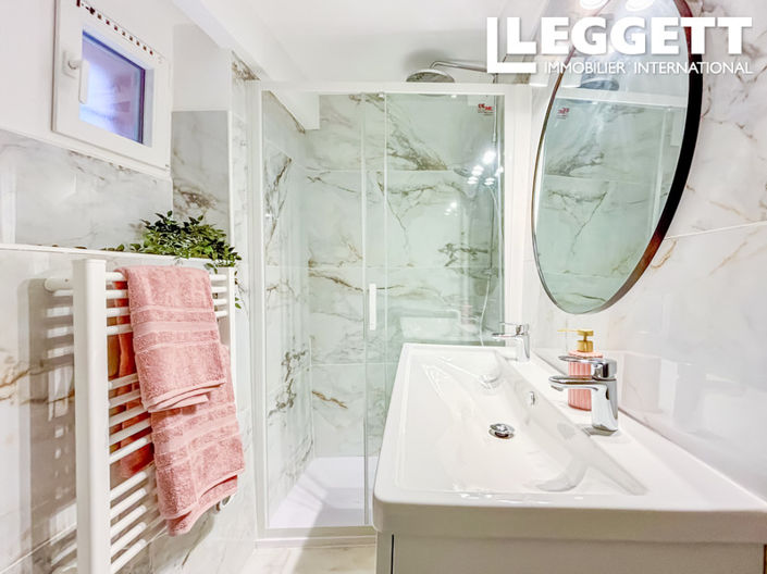 Image No.10-4 Bed House for sale