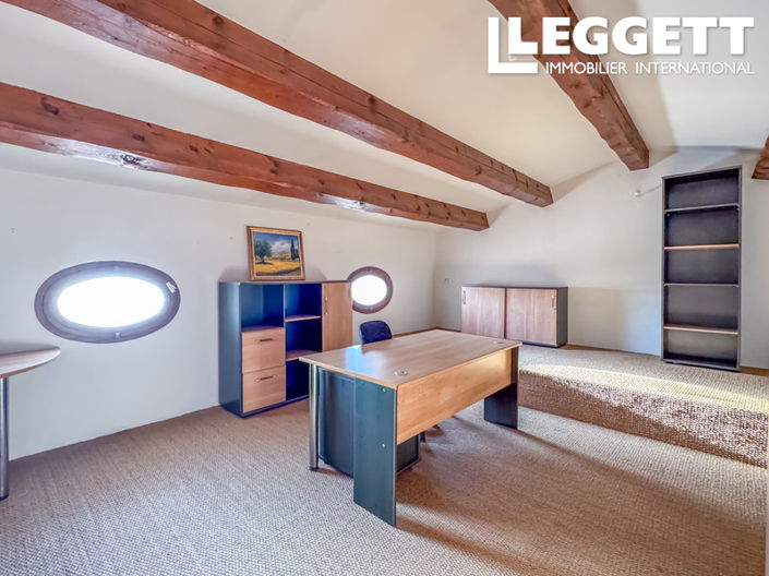 Image No.8-4 Bed House for sale