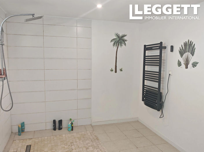 Image No.8-2 Bed House for sale