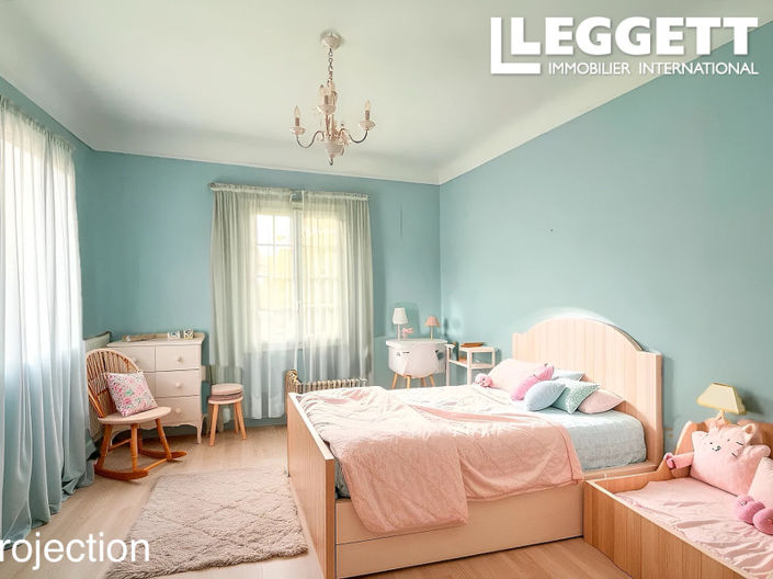 Image No.10-5 Bed House for sale