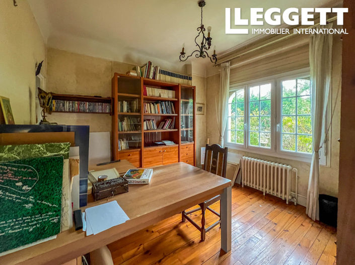 Image No.7-5 Bed House for sale