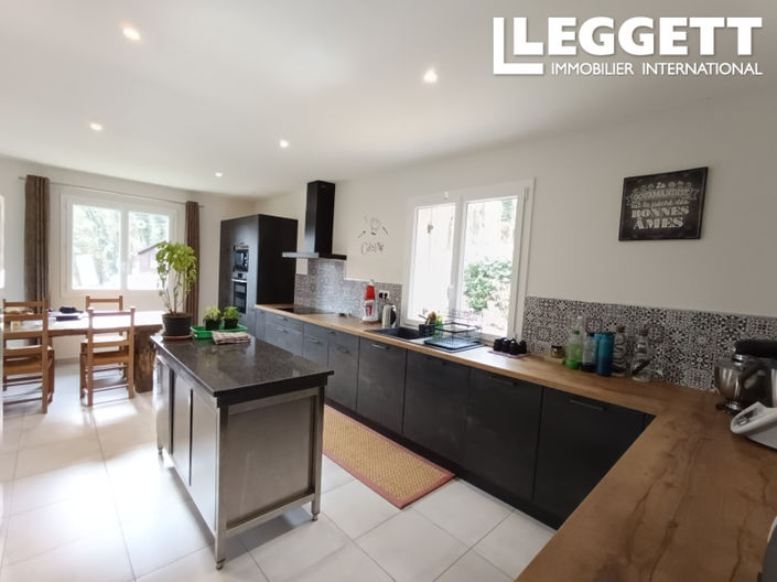 Image No.6-4 Bed House for sale