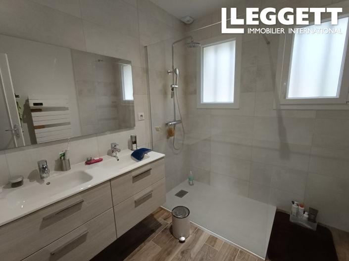 Image No.8-4 Bed House for sale