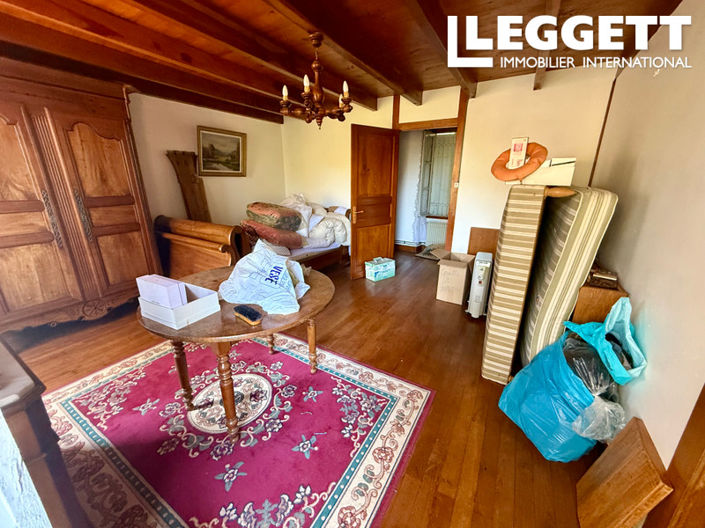 Image No.10-6 Bed House for sale