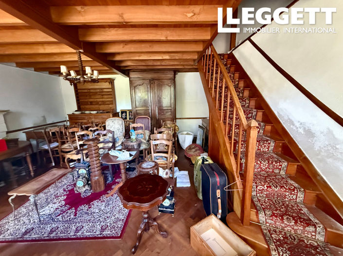 Image No.7-6 Bed House for sale