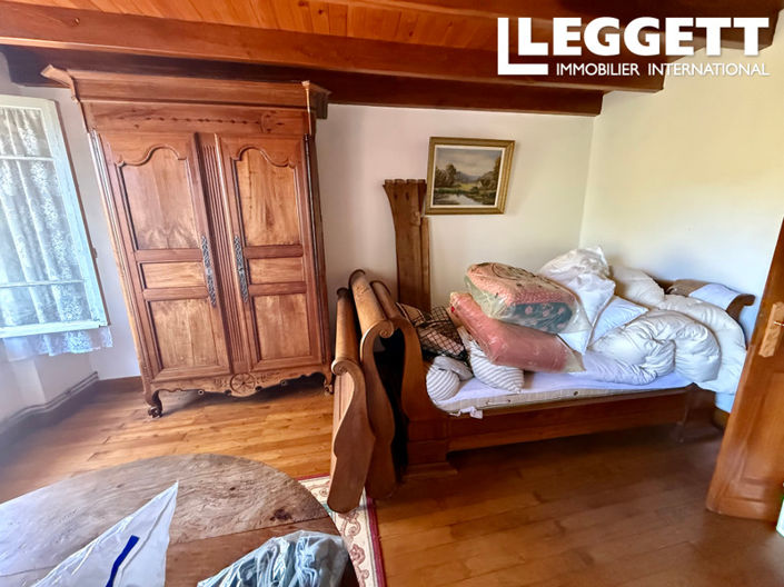 Image No.9-6 Bed House for sale