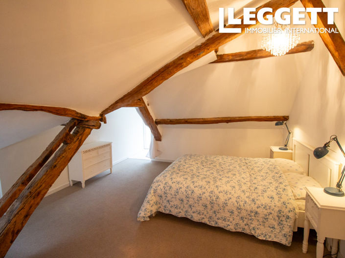 Image No.10-2 Bed House for sale