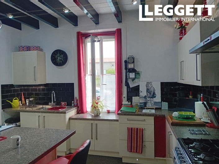 Image No.10-3 Bed House for sale