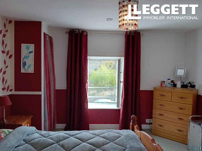 Image No.6-3 Bed House for sale