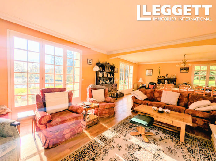 Image No.2-4 Bed House for sale