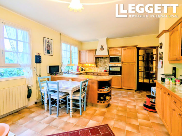Image No.6-4 Bed House for sale