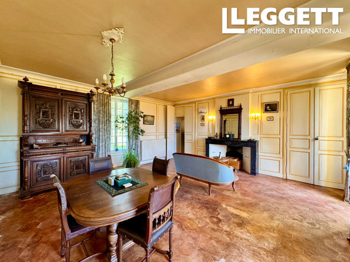 Image No.3-5 Bed Chateaux for sale