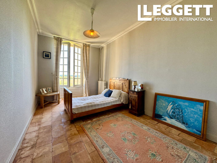 Image No.6-5 Bed Chateaux for sale