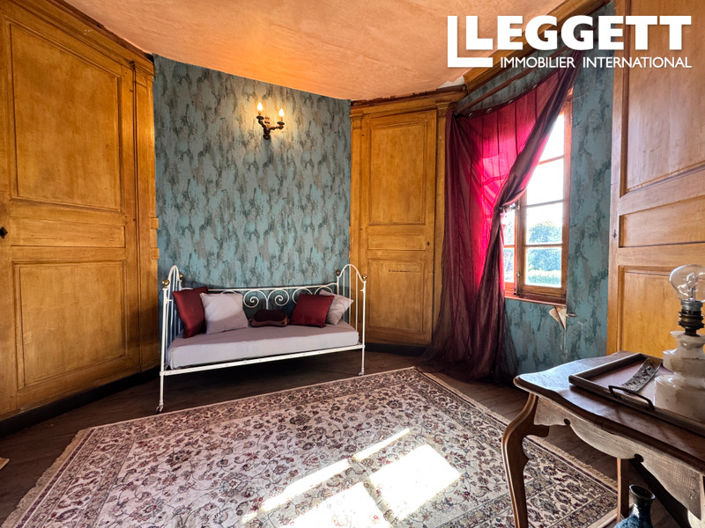 Image No.9-5 Bed Chateaux for sale