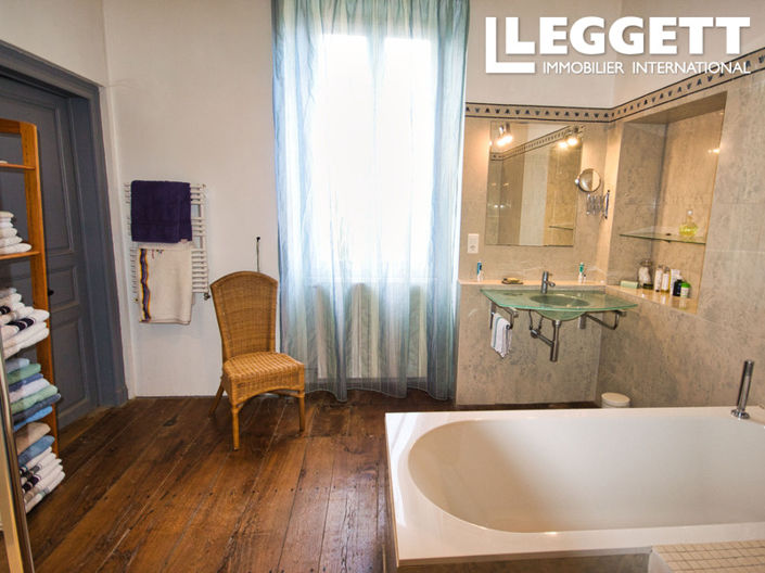 Image No.10-4 Bed House for sale