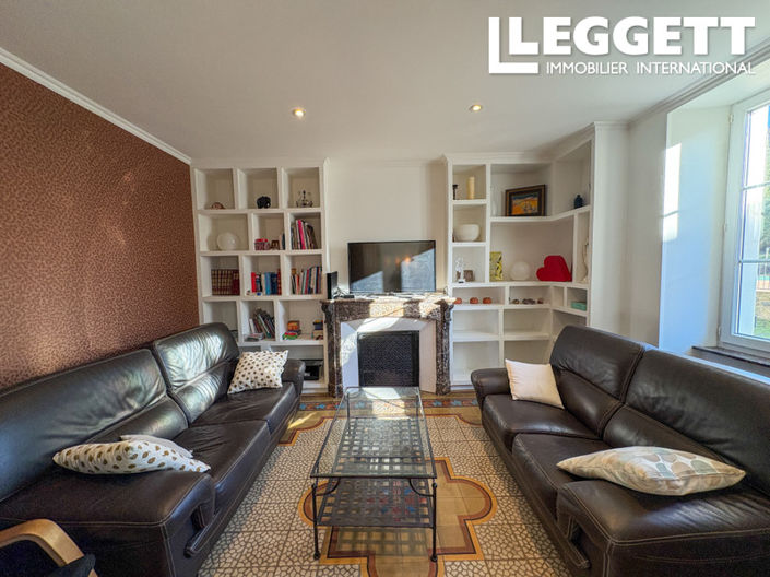 Image No.5-5 Bed House for sale