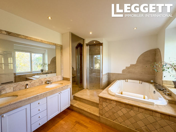 Image No.7-5 Bed House for sale