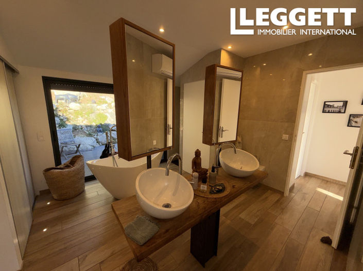 Image No.10-4 Bed House for sale