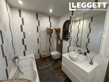 ahr0chm6ly9jzg4uagvzdglhlmltbw8vaw1hz2uvvevom