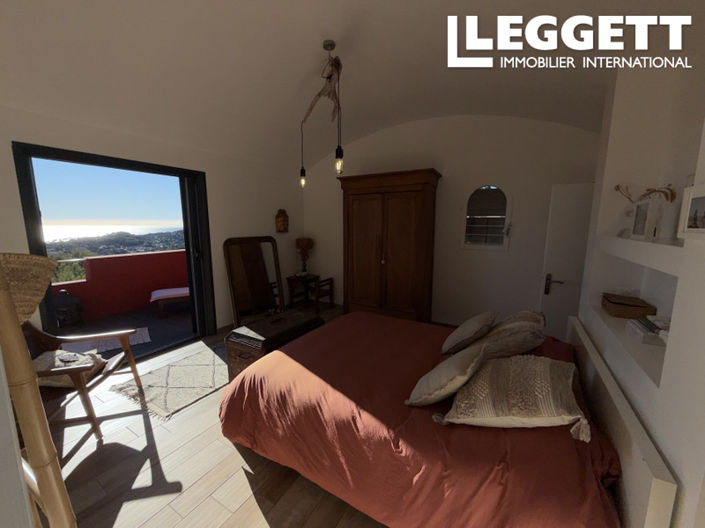 Image No.9-4 Bed House for sale