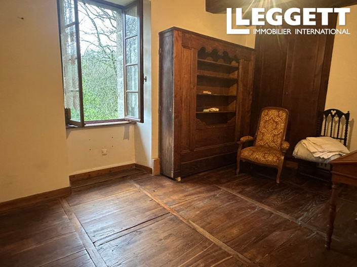 Image No.10-4 Bed House for sale