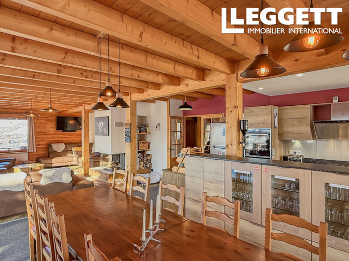 Image No.5-8 Bed House for sale