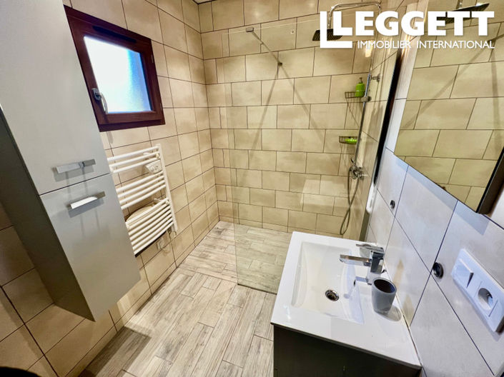 Image No.10-2 Bed House for sale