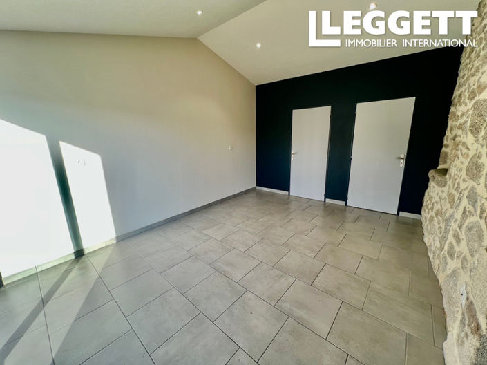 Image No.8-2 Bed House for sale