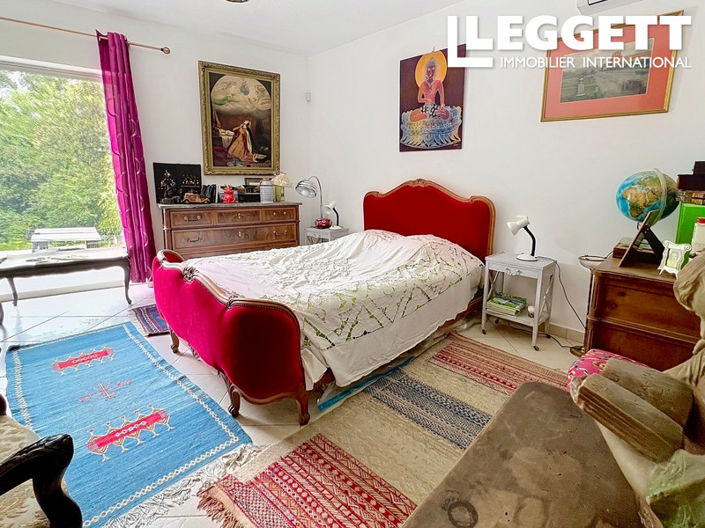 Image No.4-5 Bed House for sale